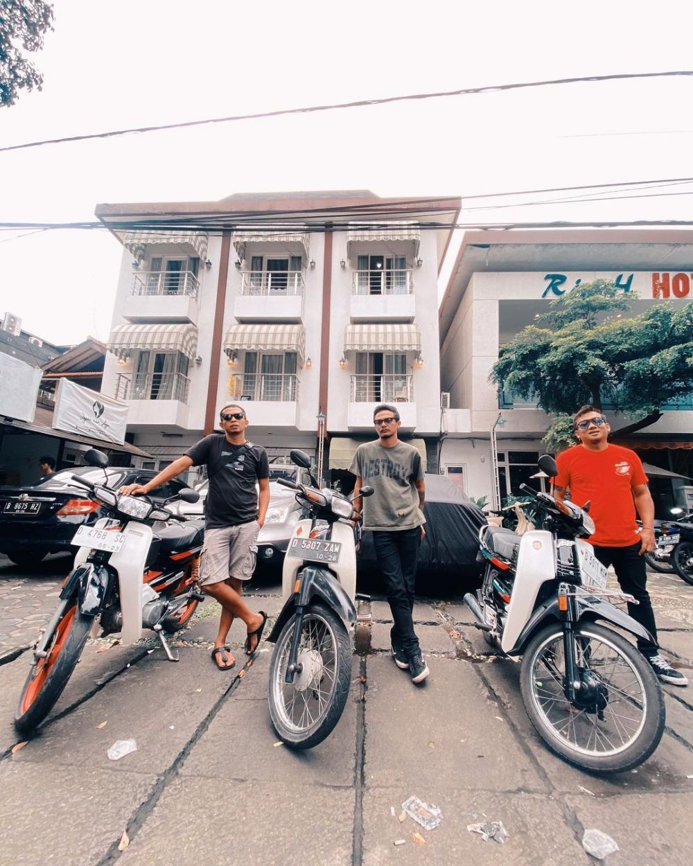 supir kang bahar di preman pensiun hobi touring © berbagai sumber