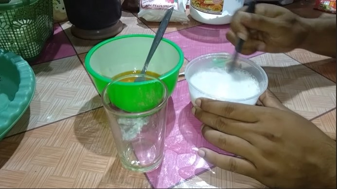 Trik bikin adonan telur gulung ala pedagang kaki lima agar hasilnya krispi, cuma tambah satu bahan ini