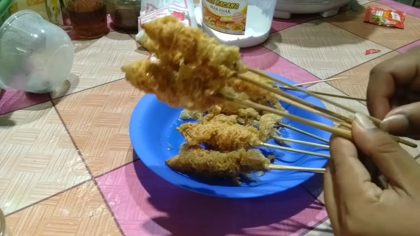 Trik bikin adonan telur gulung ala pedagang kaki lima agar hasilnya krispi, cuma tambah satu bahan ini