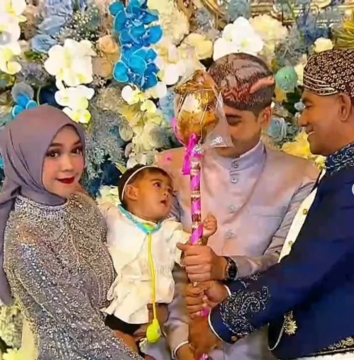 baby Moana anak Ria Ricis gelar Tedak Siten © 2023 brilio.net