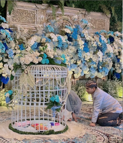 baby Moana anak Ria Ricis gelar Tedak Siten © 2023 brilio.net