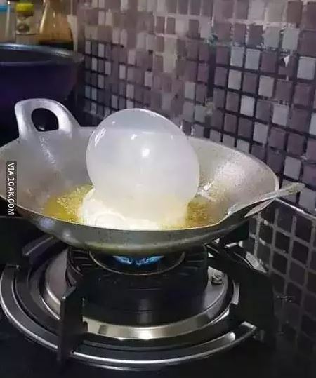 potret nyeleneh benda dalam wajan Berbagai sumber