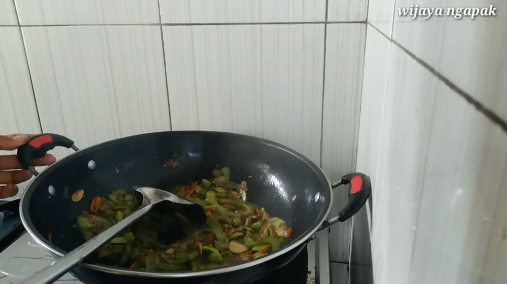 Tanpa direndam dan diremas garam, begini trik mengolah pare agar tak pahit