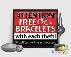 peringatan lucu antimaling ini bikin mental pencuri auto ciut, absurd banget nih © berbagai sumber