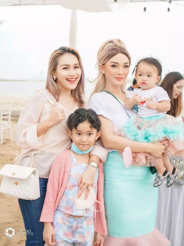 gaya ayu ting ting hadiri ultah © instagram