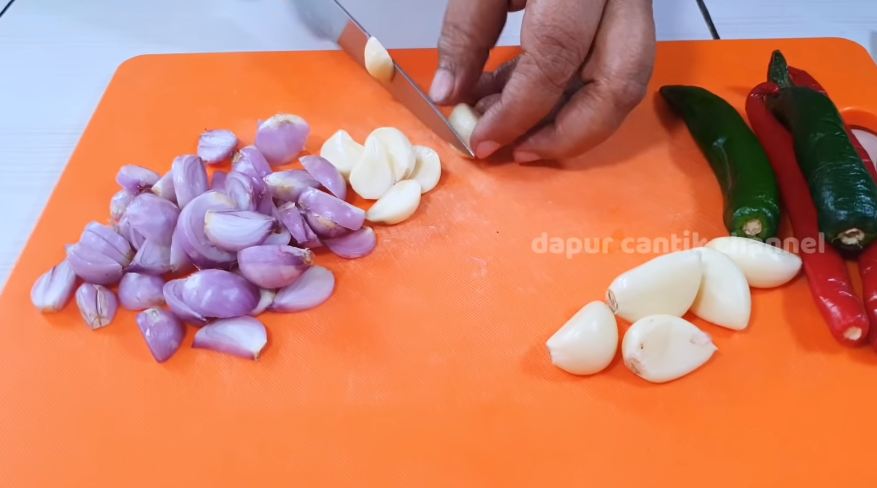Trik bikin nasi liwet di rice cooker agar hasilnya pulen, gurih, dan tidak berminyak