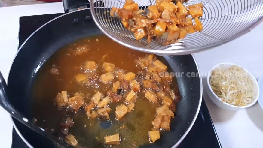 Trik bikin nasi liwet di rice cooker agar hasilnya pulen, gurih, dan tidak berminyak