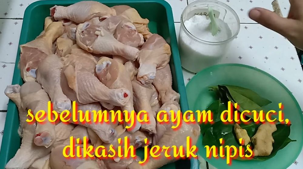 Jangan cuma dicuci, ini trik mengolah daging ayam supaya tidak bau amis