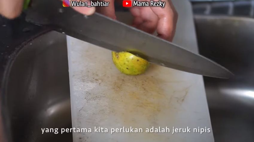 Modal Rp3.000, ini trik membersihkan talenan plastik kotor agar bersih maksimal seperti baru lagi