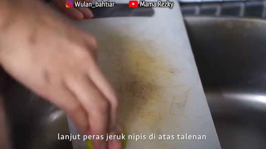 Modal Rp3.000, ini trik membersihkan talenan plastik kotor agar bersih maksimal seperti baru lagi