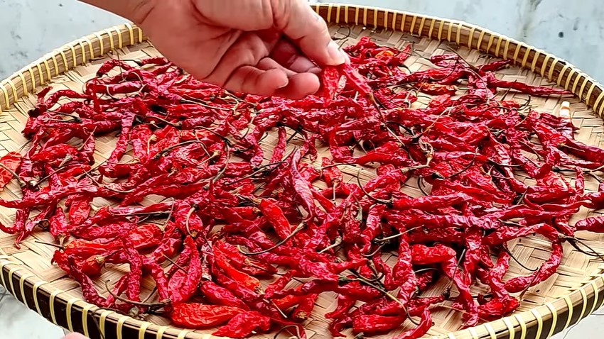 Cara membuat dan menyimpan cabai kering agar tetap merah dan awet hingga 6 bulan