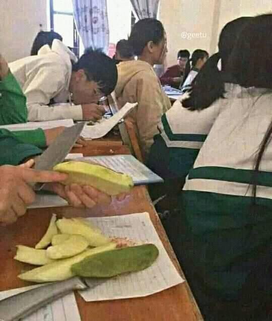 murid bawa bekel © berbagai sumber