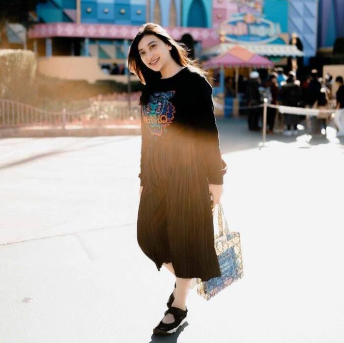 adu gaya Tiara Nissa berbagai sumber