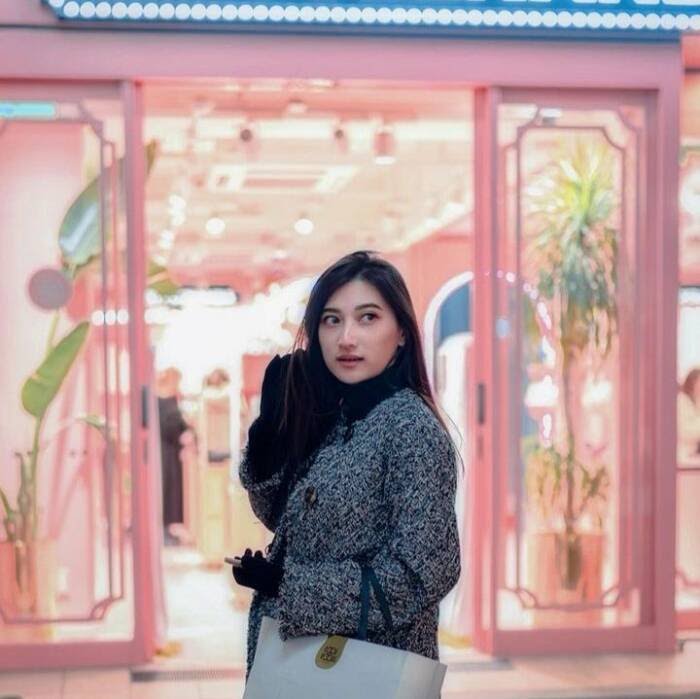 adu gaya Tiara Nissa berbagai sumber