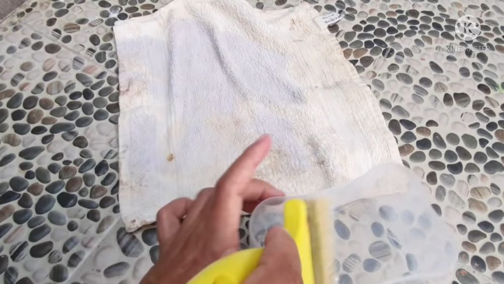 Cara mengubah lap dapur dekil agar putih dan bersih seperti baru