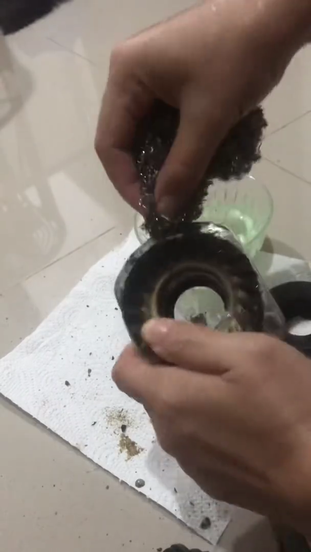 Cuma pakai 1 bahan dapur, ini cara sederhana bersihkan kerak di kompor gas