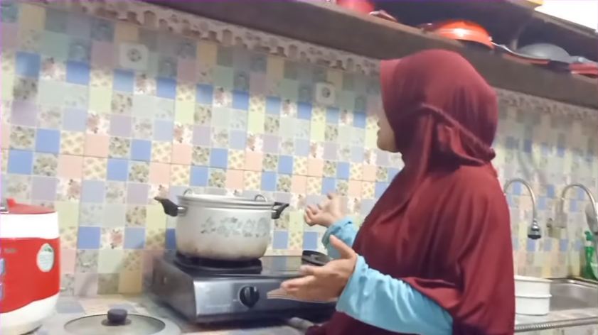 Tanpa bahan tambahan, ini cara menyimpan kurma biar awet hingga 3 bulan dan teksturnya lebih empuk