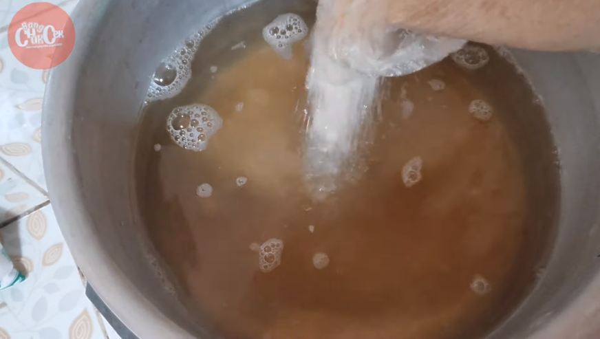 Tanpa pemanis buatan, ini cara bikin air gula untuk sop buah yang enak, manis, dan menyegarkan