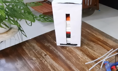 Cuma pakai satu barang bekas, ini trik mudah bikin dispenser untuk menyimpan kresek plastik