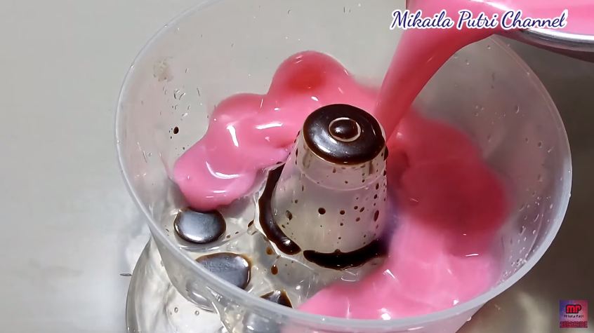 Tanpa tambahan maizena, ini trik mudah bikin puding motif yang enak, lembut, dan tidak mudah berair