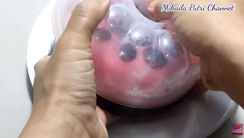 Tanpa tambahan maizena, ini trik mudah bikin puding motif yang enak, lembut, dan tidak mudah berair