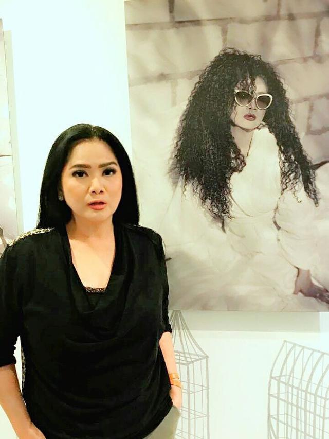 Wanita berambut keriting di iklan sampo era 80-an ini jadi diva Indonesia, intip 11 transformasinya