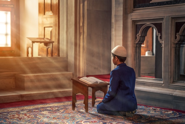 Kata-kata bijak Islami untuk menjalani bulan suci Ramadhan bikin hati tenang © 2023 brilio.net Kata-kata bijak Islami untuk menjalani bulan suci Ramadhan bikin hati tenang © 2023 brilio.net