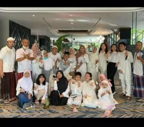 potret kebersamaan Alshad dengan keluarga Tiara Andini © berbagai sumber