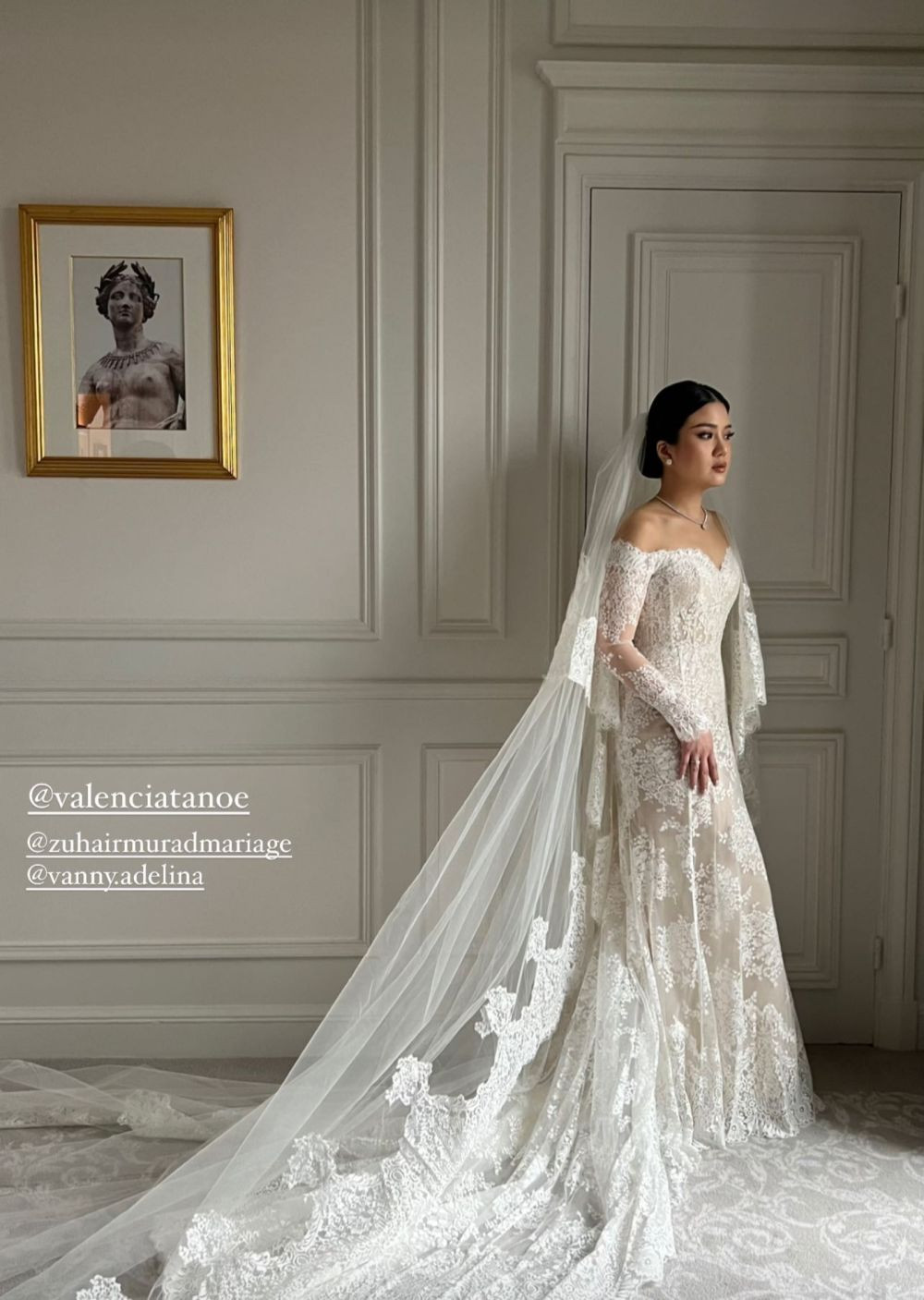 Anggun berbalut gaun klasik, ini 11 detail penampilan Valencia Tanoesoedibjo saat pemberkatan nikah