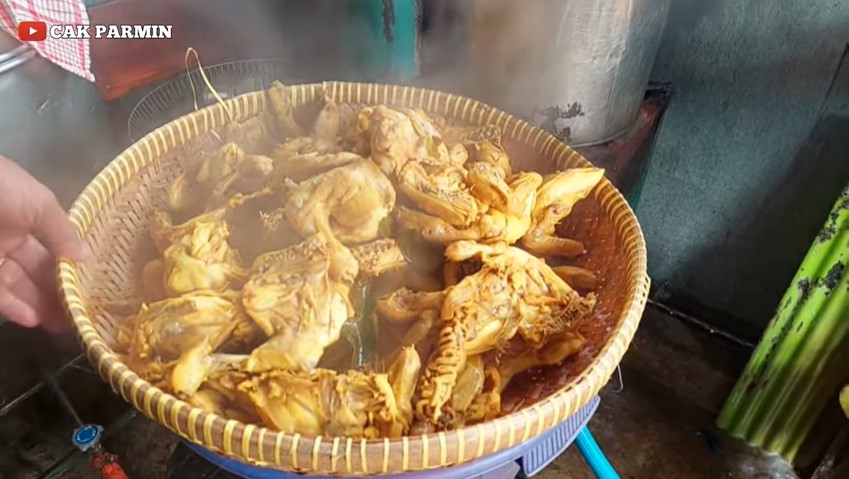 Trik agar ayam ungkep tak basi di suhu ruang, tetap kuning dan cantik seharian