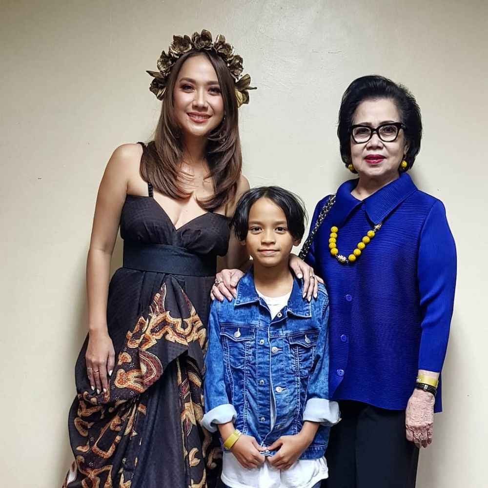 kebersamaan bcl dan ibu © instagram