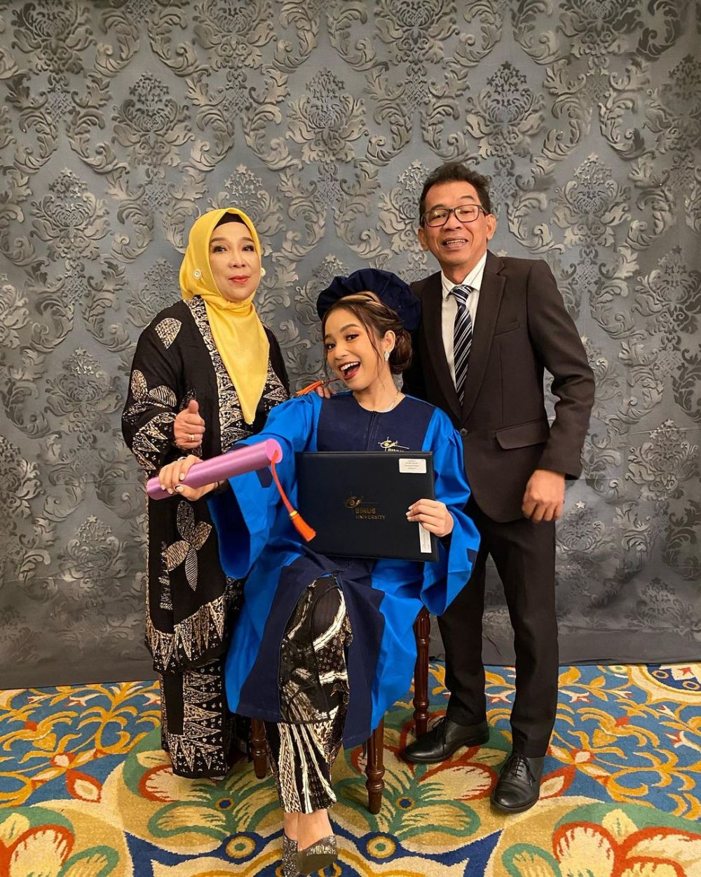 keseharian pak jalal ppt © berbagai sumber