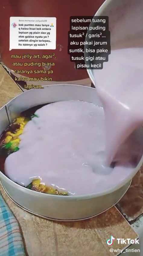 Trik menyusun puding lapis agar menempel sempurna, dijamin antigagal