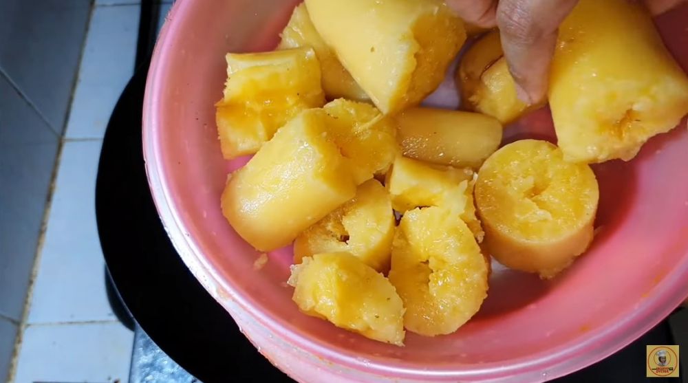 Trik menggoreng singkong yang keras karena berkualitas buruk agar bisa empuk dan cantik merekah