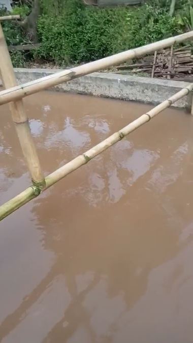 Kurir paket sulit nganter paket Berbagai sumber