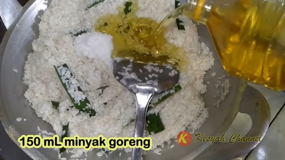 Cuma dikukus sekali, trik masak beras ketan ini antiribet dan hemat gas