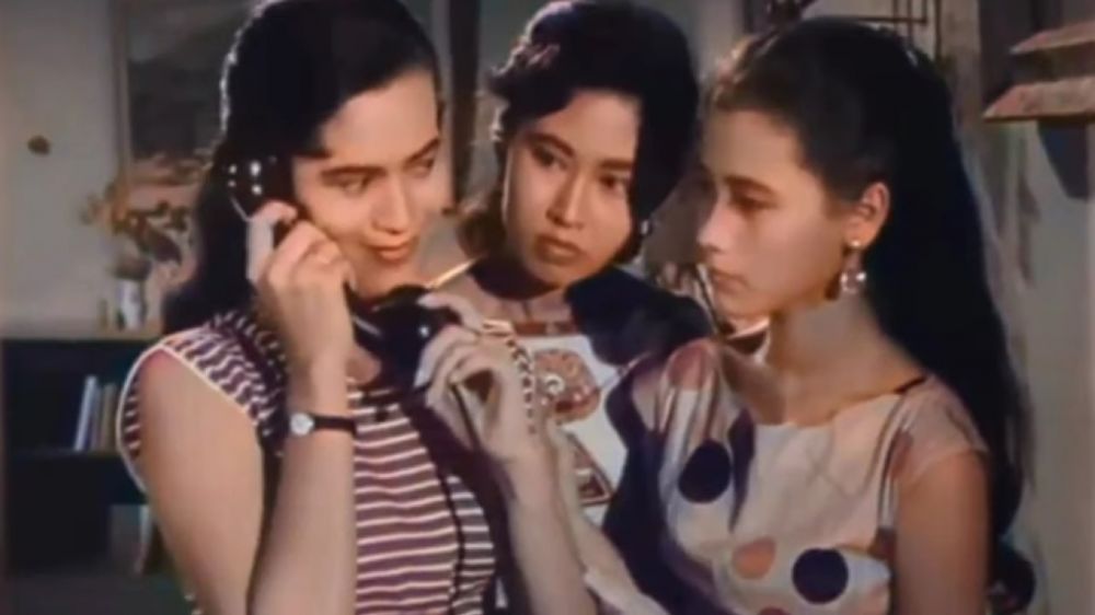 Mak Nyak Aminah Cendrakasih akting bareng Suzanna © berbagai sumber Mak Nyak Aminah Cendrakasih akting bareng Suzanna © berbagai sumber