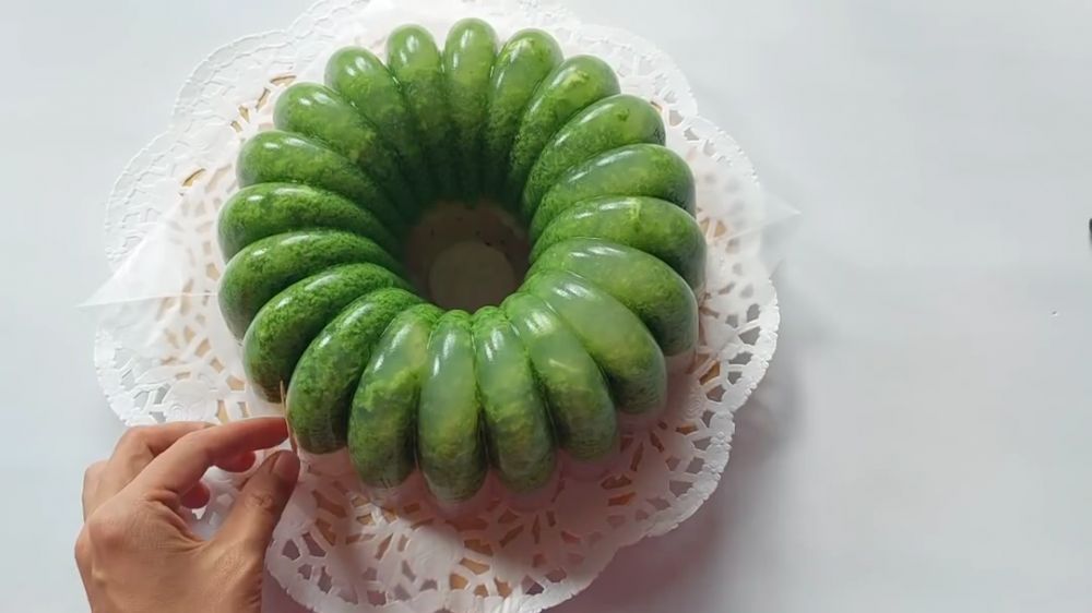 Pakai satu alat makan, ini trik praktis melepaskan puding dari loyang agar hasilnya cantik dan utuh