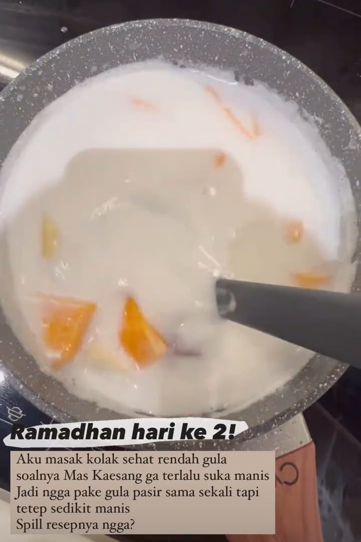 Cara bikin kolak simpel ala Erina Gudono untuk Kaesang, sehat dan cocok buat jadi takjil