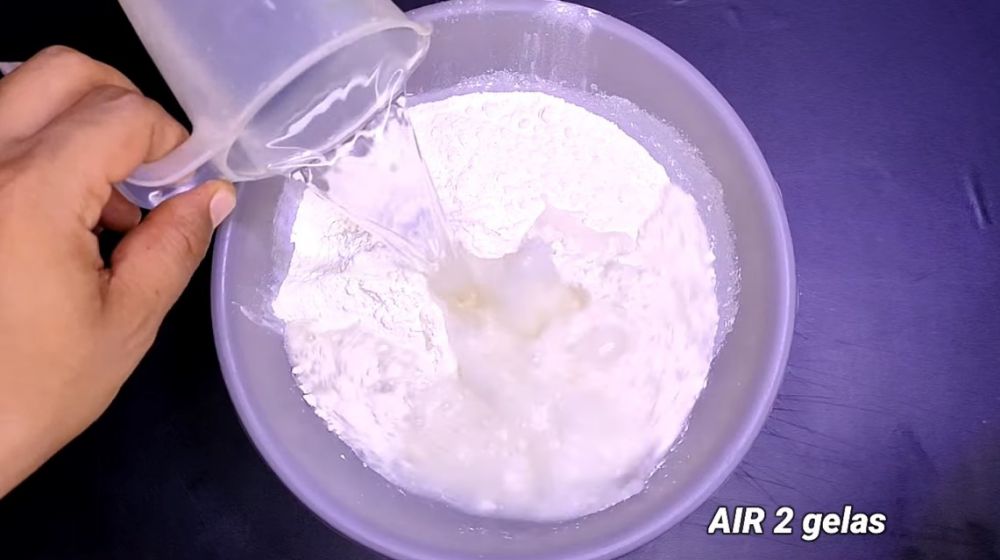 Cuma pakai satu jenis tepung, ini 7 cara bikin tempe goreng yang renyah tahan lama