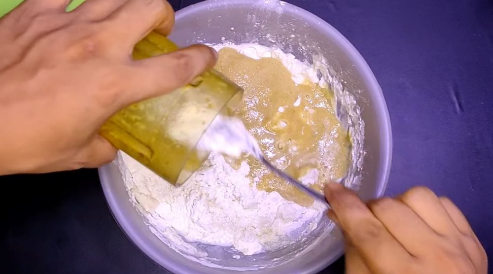 Cuma pakai satu jenis tepung, ini 7 cara bikin tempe goreng yang renyah tahan lama