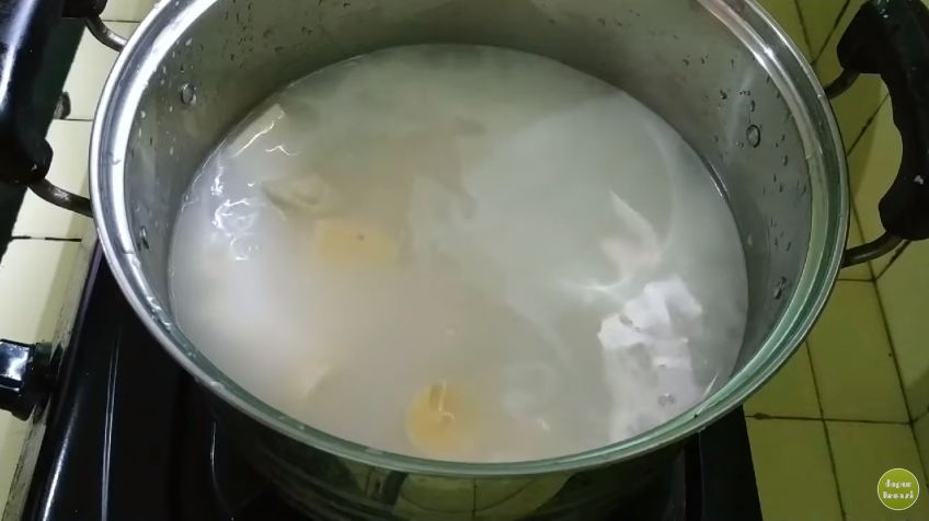 7 Cara praktis bikin kolak singkong yang enak, manis, dan cocok dijadikan takjil buka puasa