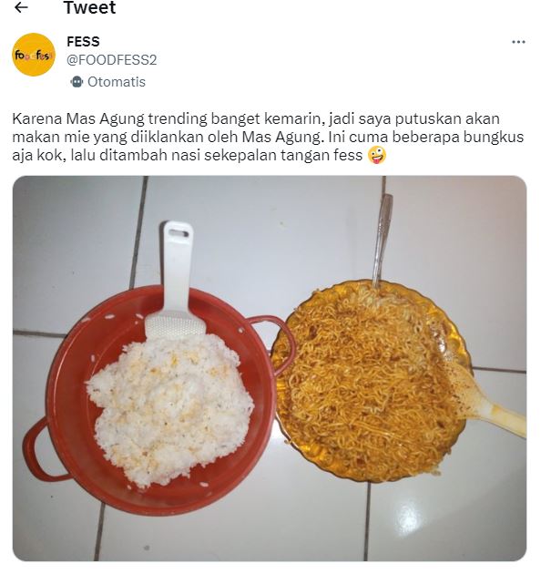 makan mi pakai nasi © berbagai sumber