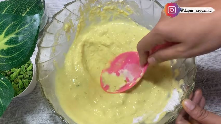 Trik bikin adonan mendoan Purwokerto makin renyah tahan lama saat digoreng, jangan asal pakai tepung