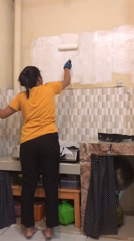 Makeover dapur kecil jadi cantik ala Korea © TikTok