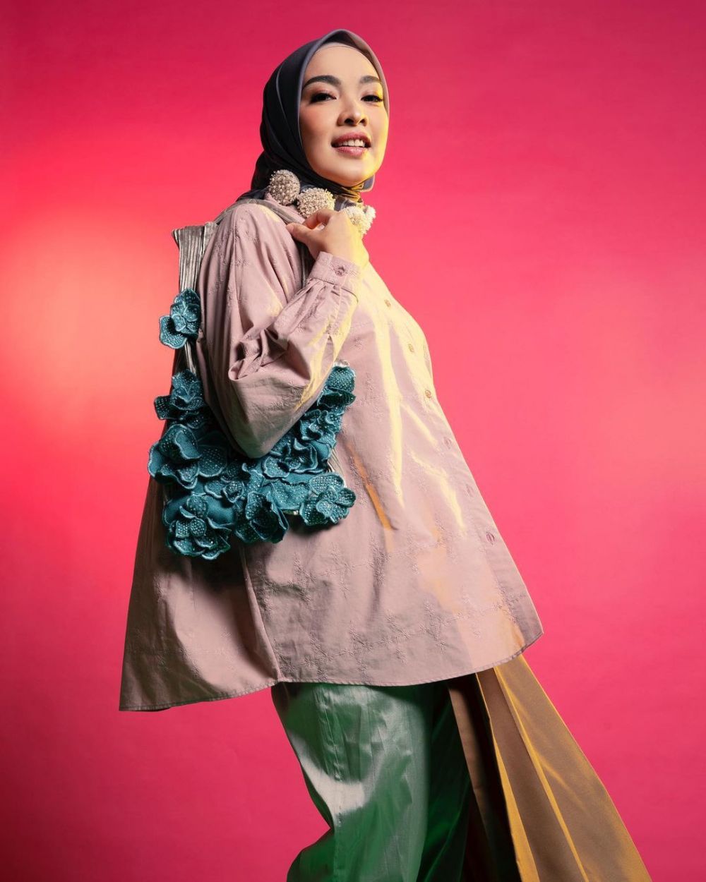 gaya pemeran Denok di kehidupan nyata  © 2023 brilio.net