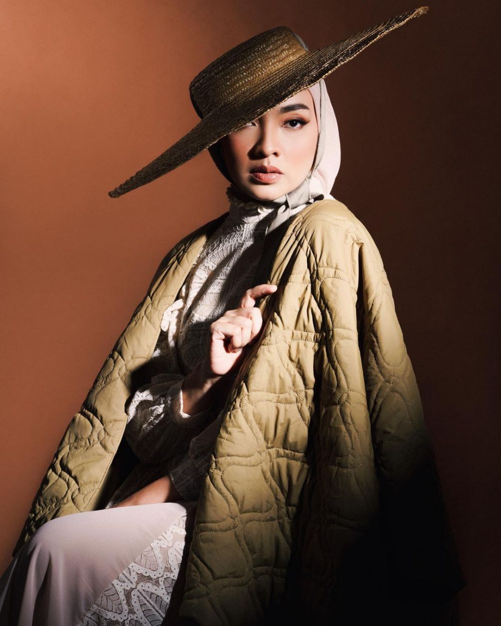 gaya pemeran Denok di kehidupan nyata  © 2023 brilio.net