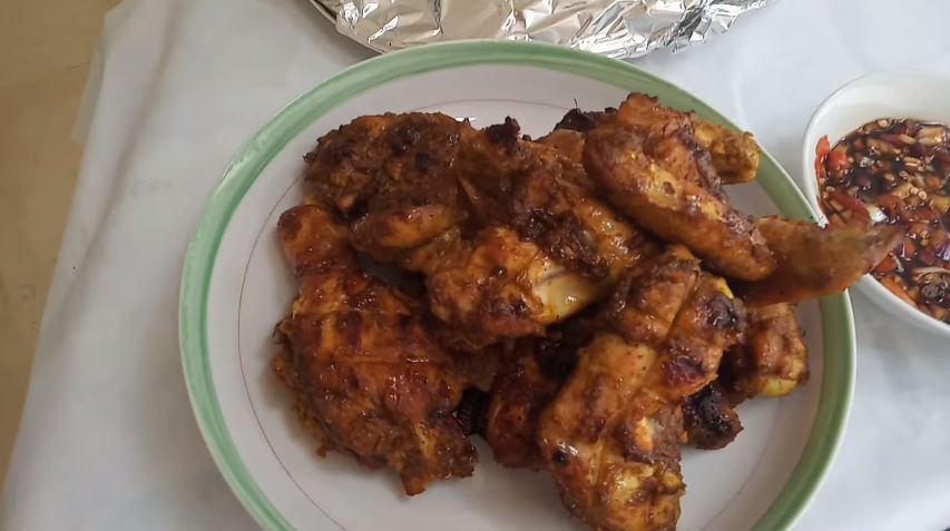 Tanpa perlu direbus, ini trik bikin ayam bakar agar empuk, matang merata, dan bumbu meresap sempurna