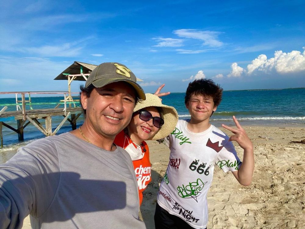 kebersamaan sendy dan putranya © instagram