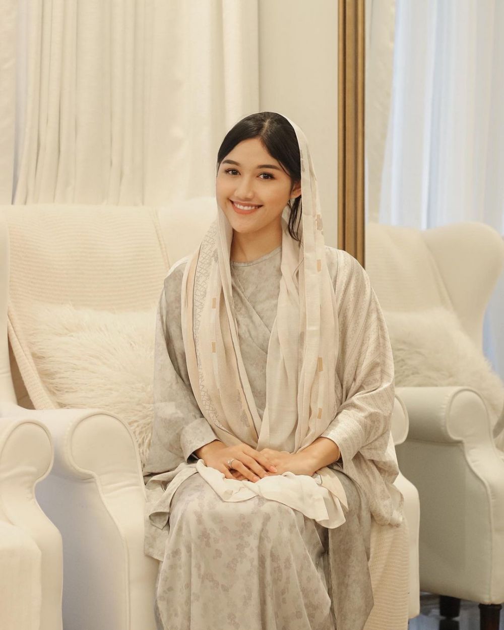 Erina Gudono ikut kajian Ramadhan © 2023 brilio.net Erina Gudono ikut kajian Ramadhan © 2023 brilio.net